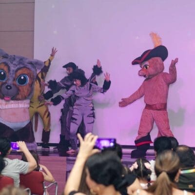 Galería cultural, presentación Gato con botas