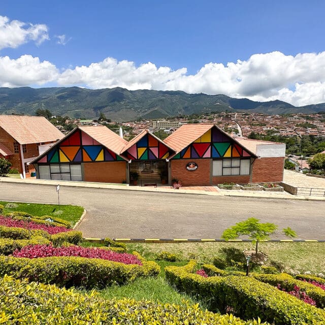 Chalets-suizos-galeria-comfenalco-santander (19)