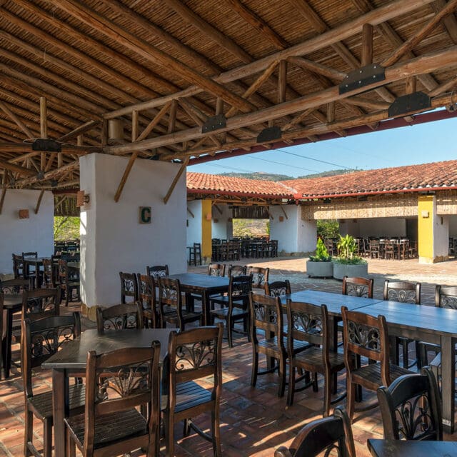 Galeria-meson-cuchicute2-comfenalco-santander (10)
