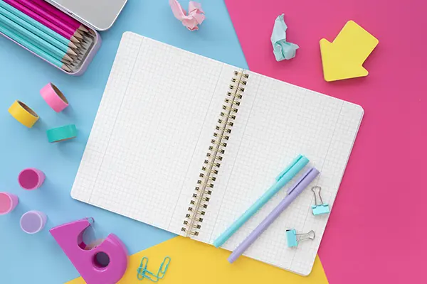 Taller_decora_tus_cuadernos_cursos_talleres_iec_comfenalco_Santander