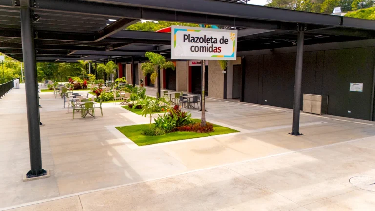 Plazoleta_de_comidas_galeria_parque_trinitarios_012026_comfenalco_santander