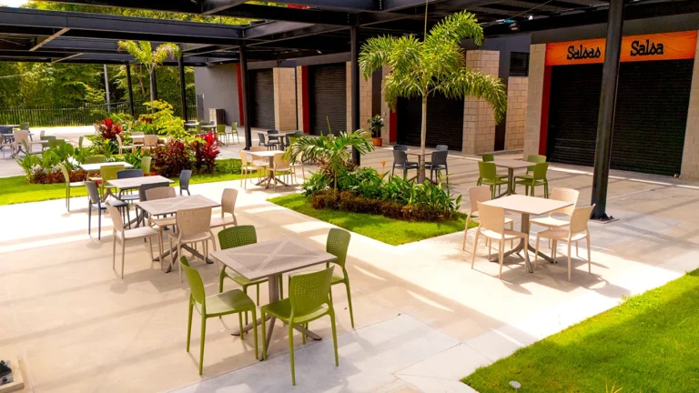 Plazoleta_de_comidas_galeria_parque_trinitarios_032026_comfenalco_santander