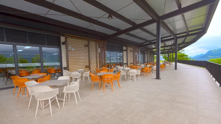 Restaurante_yariguies_galeria_parque_trinitarios_052026_comfenalco_santander